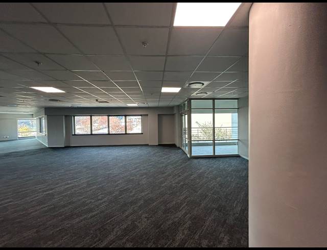 364M² OFFICE TO LET IN SANDTON CENTRAL